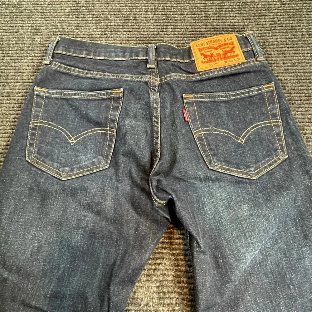 Levis 511 Slim‎ Fit Jeans Mens 30x30 Dark Wash Blue Denim Pants